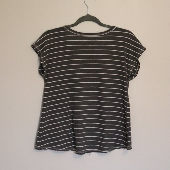 ABERCROMBIE | Grey and White Striped T-Shirt | 004 - Picture 3 of 4